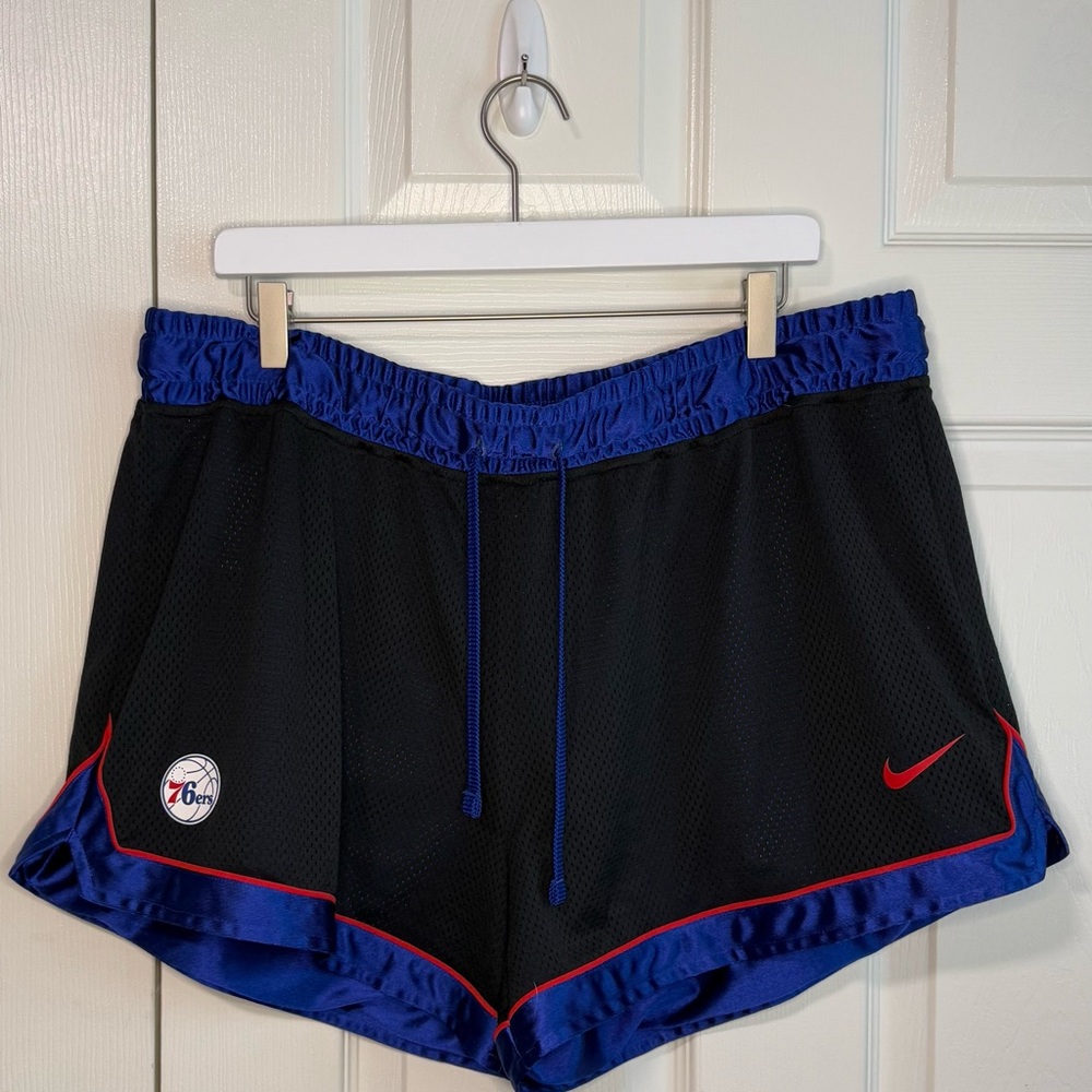 Nike Women's 76ers shorts